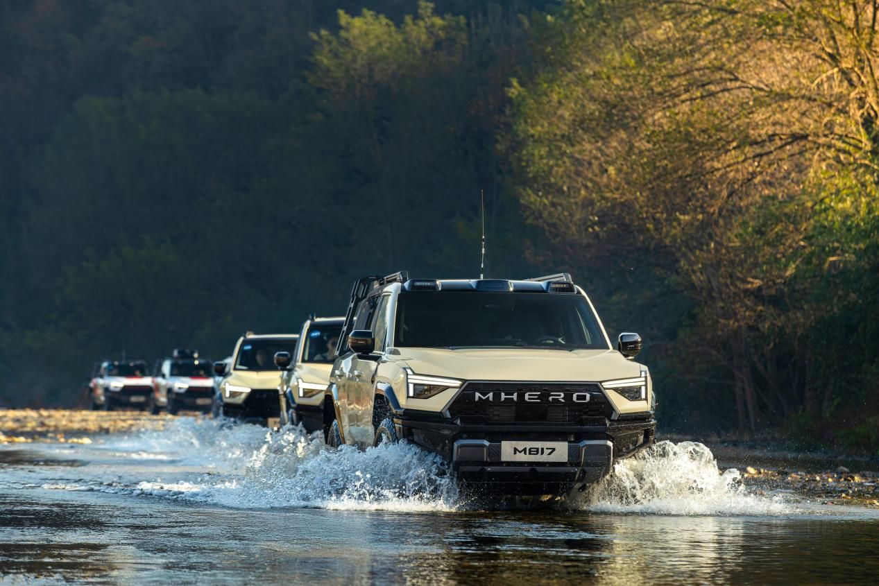 Hero版原厂改装野出你的专属范儿AG真人平台拒绝汽配风!猛士M817(图2) Hero版原厂改装野出你的专属范儿AG真人平台拒绝汽配风!猛士M817(图2)