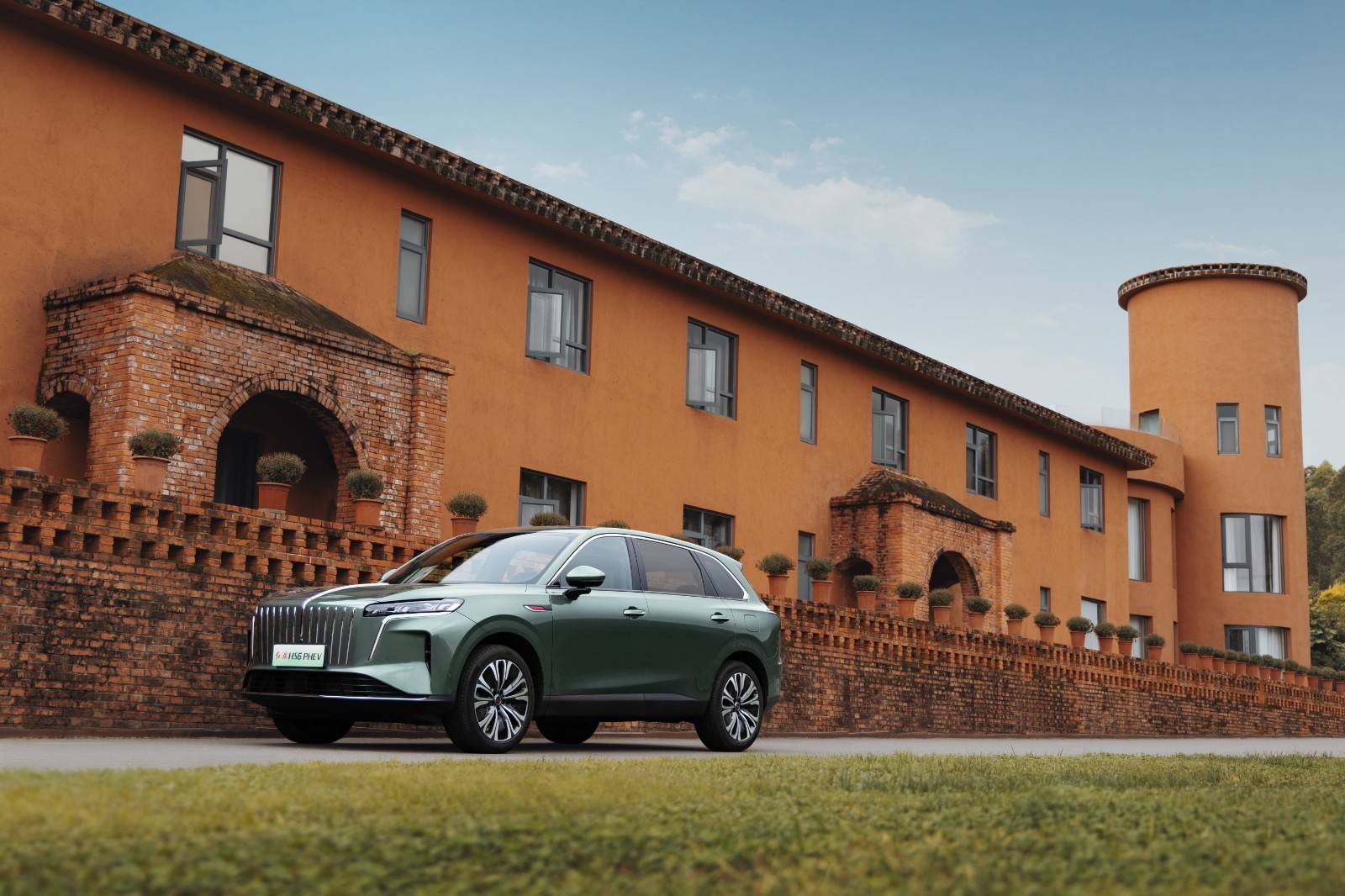 HS6 PHEV上市轻松搞定通勤露营全场